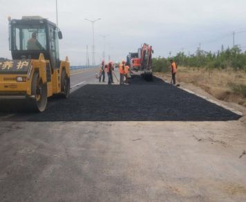 【交通動態(tài)100期】抓養(yǎng)護、保暢通、促安全-吳忠市交通運輸局開展路面病害搶修工作