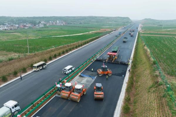 西安外環(huán)高速公路沖刺通車 路橋附屬工程建筑勞務分包助力建設新進展